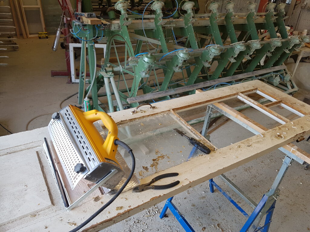 Dörr under pågående renovering