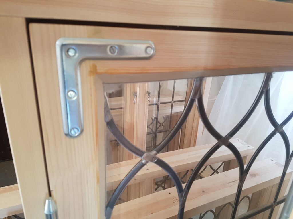 Blyspröjsade fönster