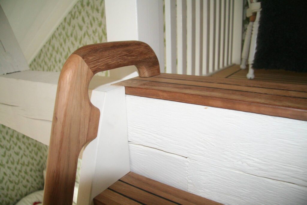 Handledare i teak till trappa, lejdare eller båt.